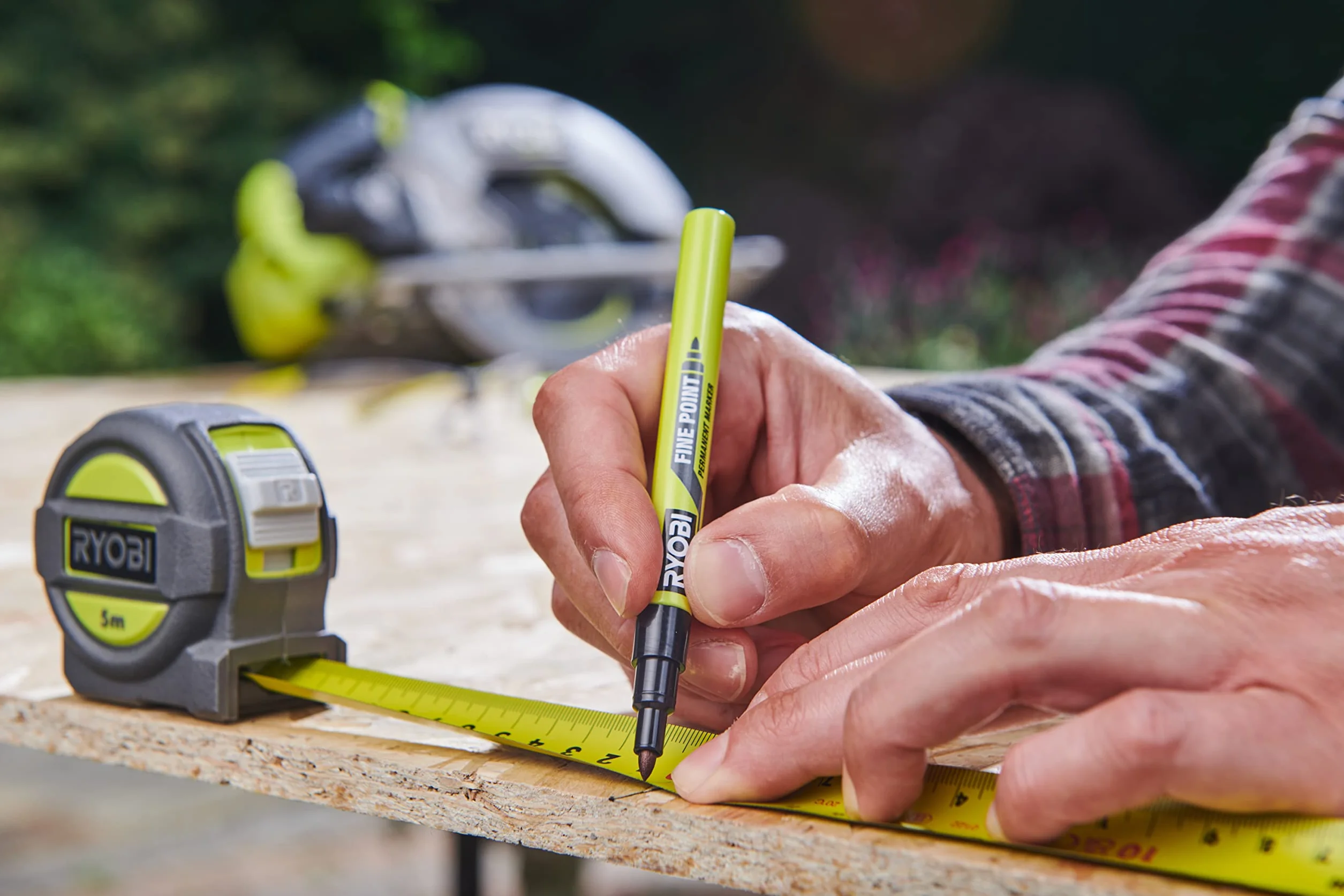 Ryobi RTM5M Metro a Nastro 5 Metri, Anti-Flessione, Guscio Gommato Anti-Urto, Blocco a Pulsante