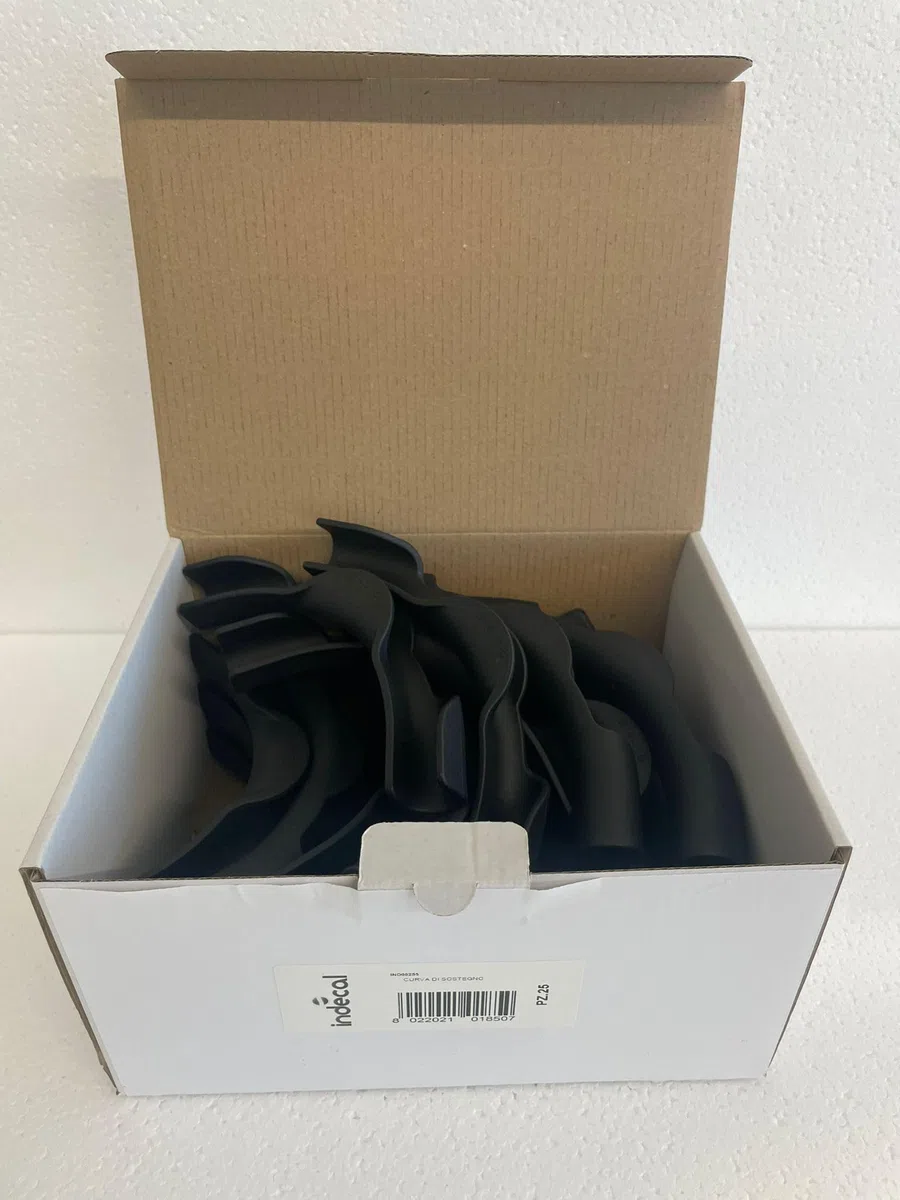Curva di Sostegno per Tubi Riscaldamento a Pavimento, Nero, Supporto Impianti Radianti, Diametro 14-18 mm, Accessorio Installazione conf. da 25 pz