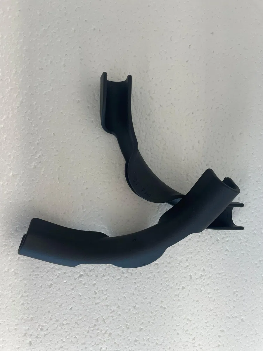 Curva di Sostegno per Tubi Riscaldamento a Pavimento, Nero, Supporto Impianti Radianti, Diametro 14-18 mm, Accessorio Installazione conf. da 25 pz