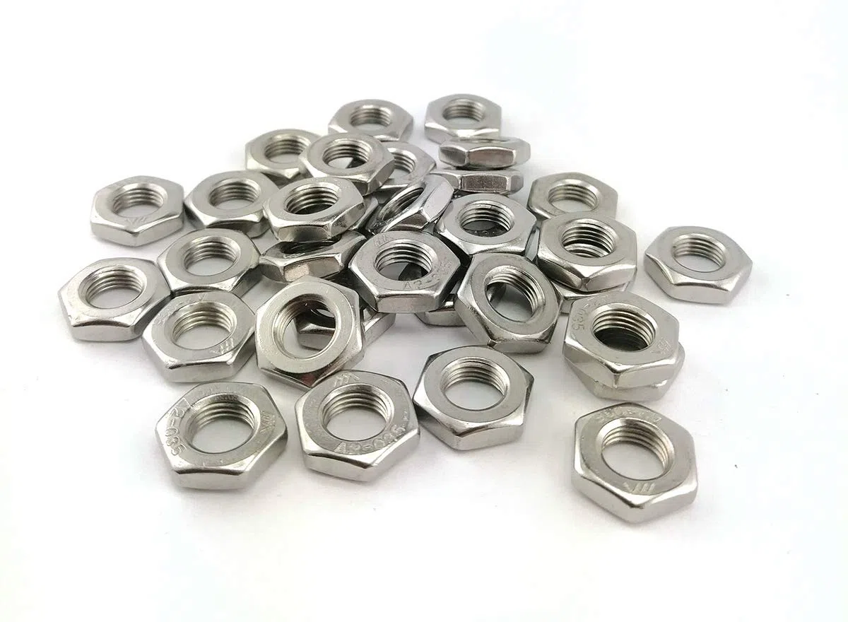 Bassa dado esagonale con filettatura fine in acciaio inox A2 DIN 439 (M8x1) x 50