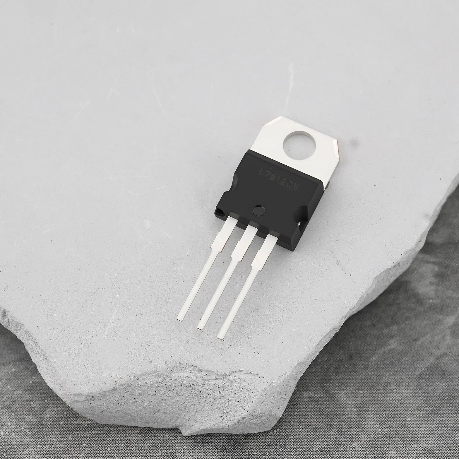 Regolatore Di Tensione L7912CV 12 V 1,5 A TO-220 OTOTEC 20 Pezzi