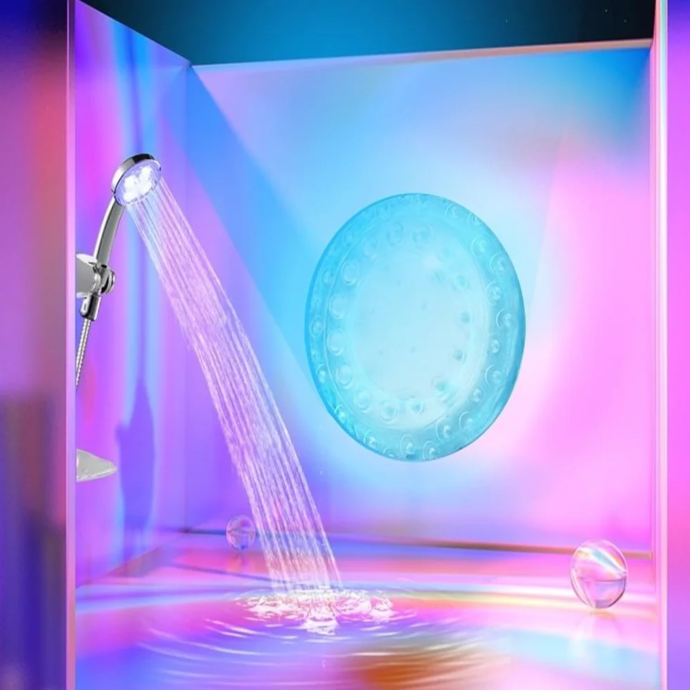 Soffione doccia energico con luce a LED che offre un'esperienza di bagno divertente attraverso i colori
